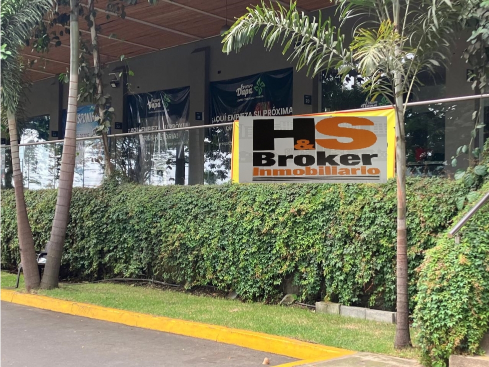 LOCAL 60M2 EN MALL DAPA - 2