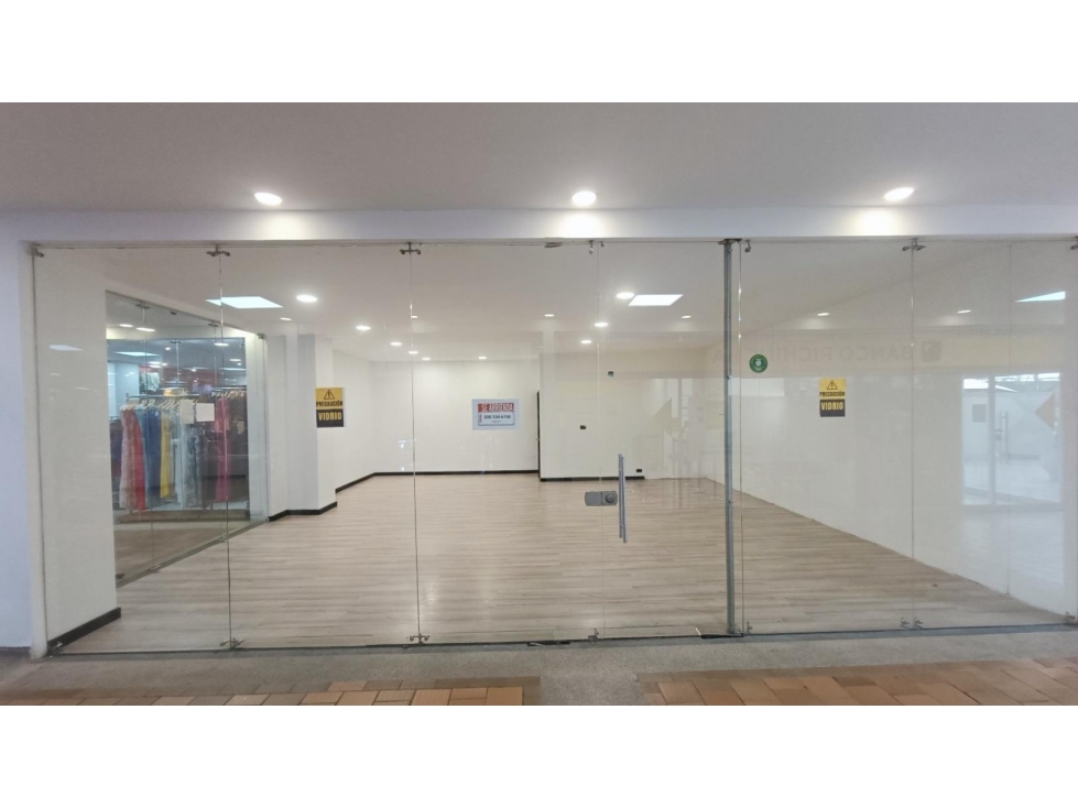 ALQUILA LOCAL HOLGUINES TRADE CENTER CALI — foto 6
