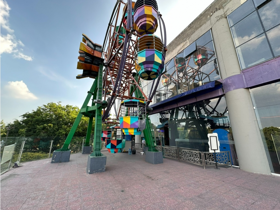 VENTA LOCAL CON TERRAZA EN COSMOCENTRO CONTIGUO PLAZOLETA DE COMIDAS