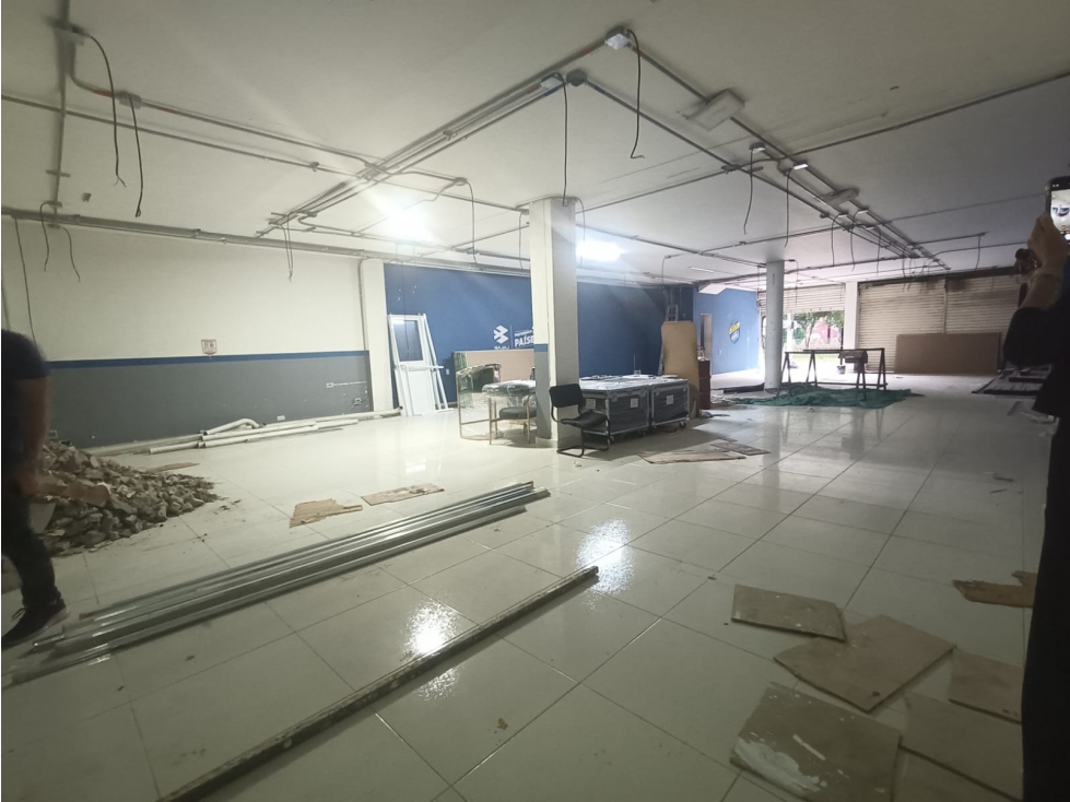 LOCAL COMERCIAL 210 M2 EN ALQUILER SOBRE LA 66 - LIMONAR