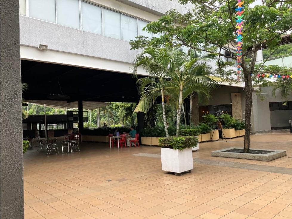 LOCAL 60M2 EN MALL DAPA - 4