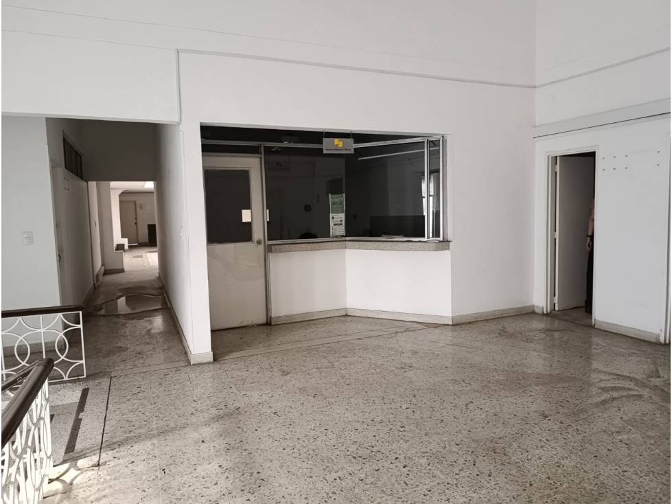 VENDO INMUEBLE DE SALUD ZONA VERSALLES — foto 6