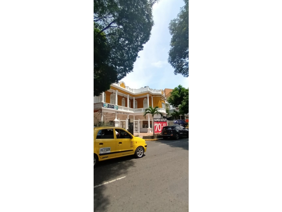 VENDE INMUEBLE COMERCIAL ESQUINERO AV 6 NORTE GRANADA CALI