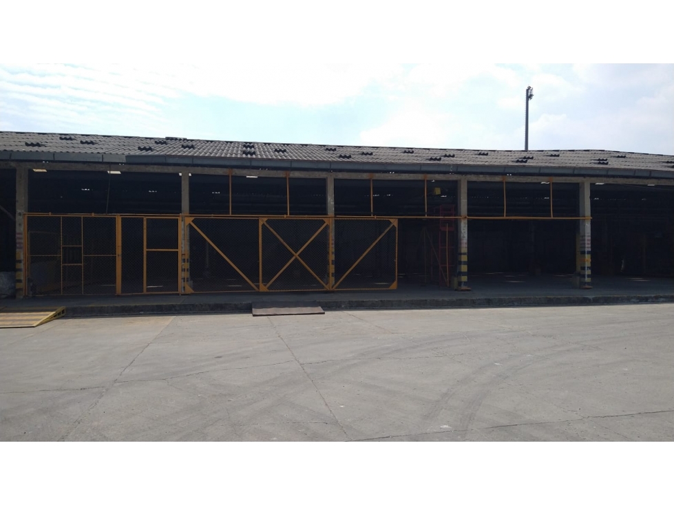 ALQUILO BODEGA SECTOR INDUSTRIAL ARROYOHONDO — foto 2