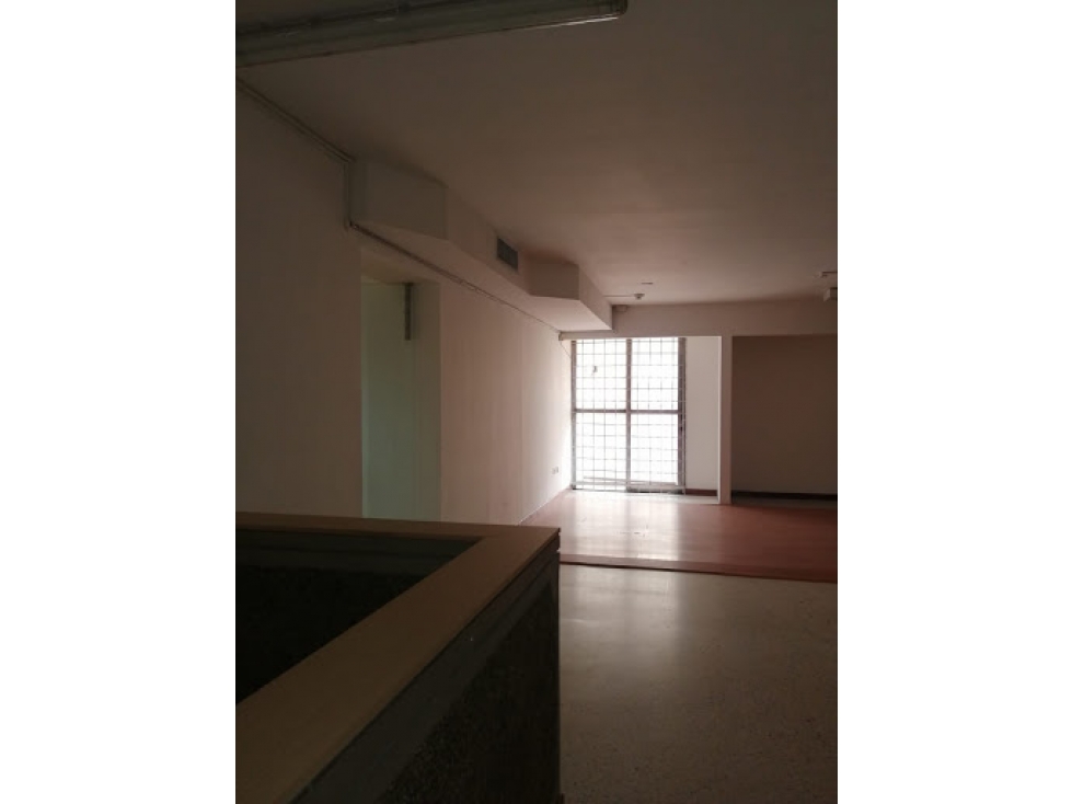 LOCAL 188 m2 VENTA - ALQUILER CENTRO — foto 2