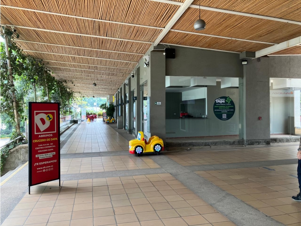 LOCAL 400M2 ALQUILER - MALL DAPA - 3