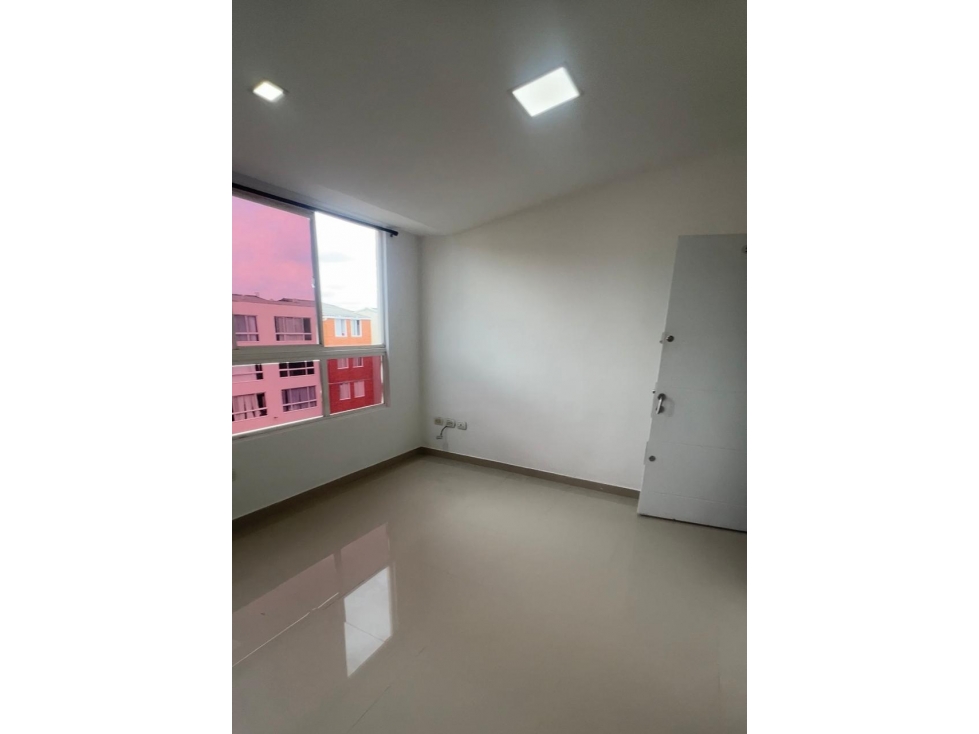 VENDO APARTAMENTO CERCA AL VIADUCTO DOSQUEBRADAS — foto 2
