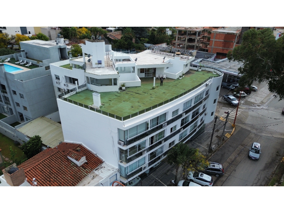 VENTA DEPARTAMENTO EN EDIFICIO CARILÓ, 2 DORM, CON COCHERA - 1