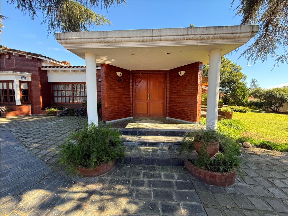 VENTA CASA CENTRO CARLOS PAZ 7 DORM 6 BAÑOS - 4