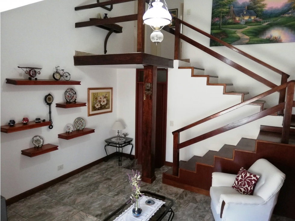 ALQUILER ANUAL CASA CÉNTRICA VILLA CARLOS PAZ — foto 2