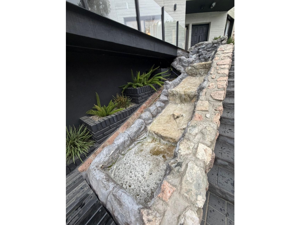 VENTA CASA SOÑADA EN COSTA AZUL SUR CARLOS PAZ - 3