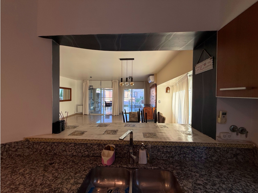 VENTA Y ALQUILER DEPARTAMENTO DE CATEGORÍA EN CARLOS PAZ - 4