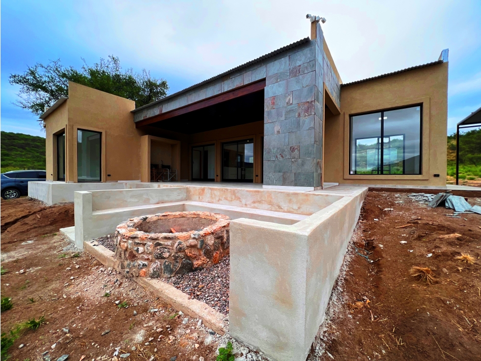 VENTA CASAS AUTOSUSTENTABLES EN LAS JARILLAS CARLOS PAZ - 1