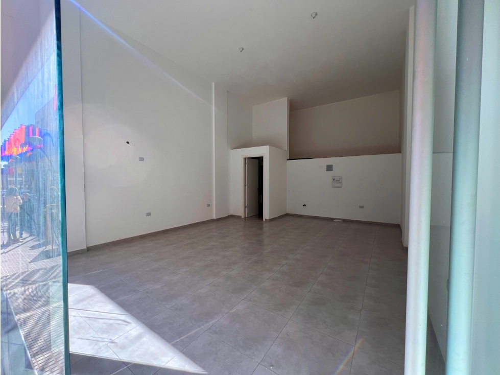 VENTA LOCAL COMERCIAL EN CARLOS PAZ PASEO QUATTRO CENTRO - 4