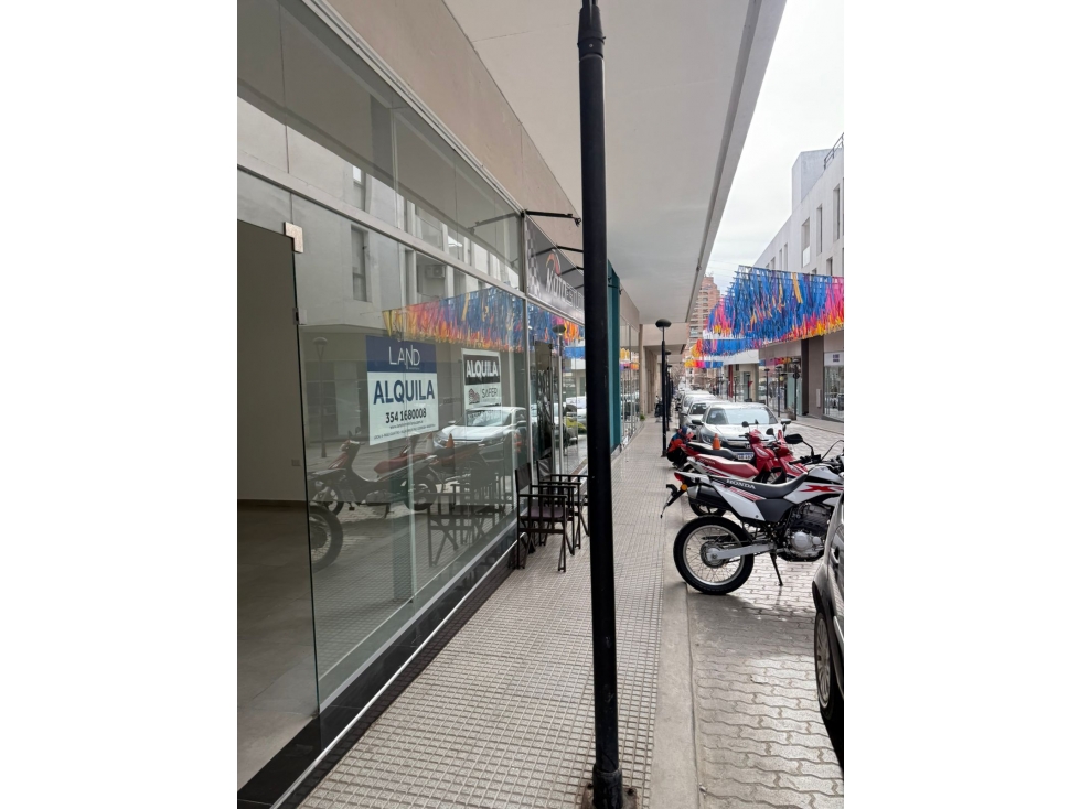 VENTA Y ALQUILER DE LOCAL COMERCIAL EN PASEO QUATTRO - 6