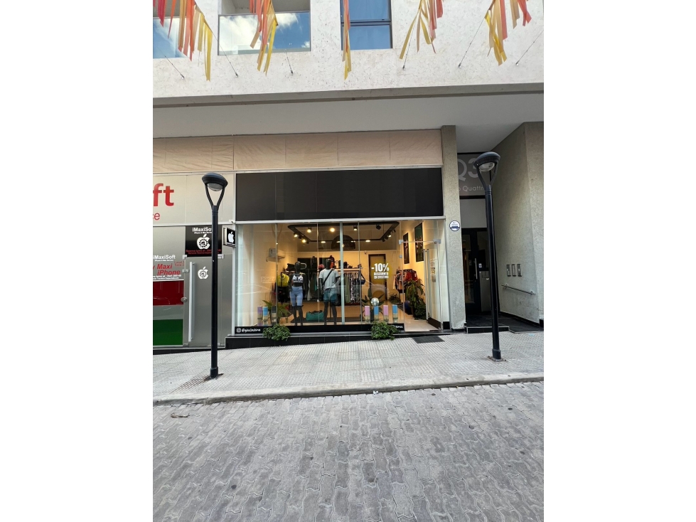 OPORTUNIDAD VENTA LOCAL CENTRICO PASEO QUATTRO - 2