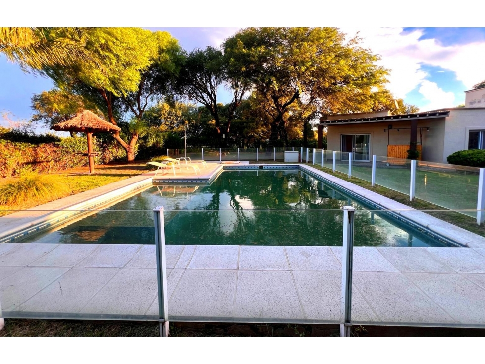 Venta Casa en Causana | 4 Dormitorios + Quincho | Calidad Premium - 1
