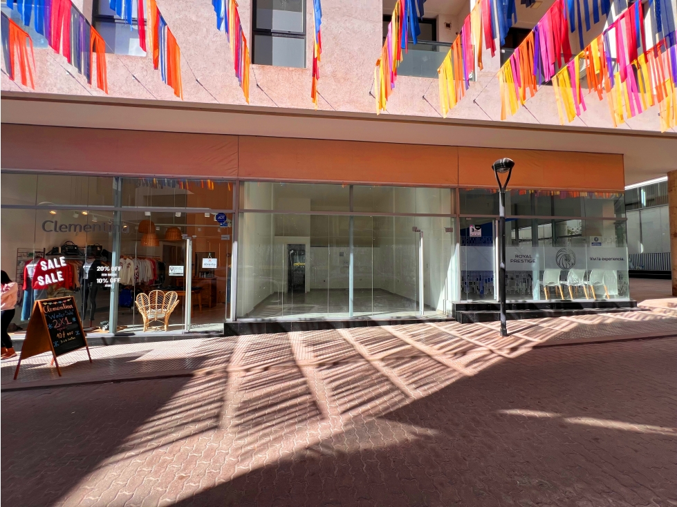 VENTA LOCAL COMERCIAL EN CARLOS PAZ PASEO QUATTRO CENTRO - 2