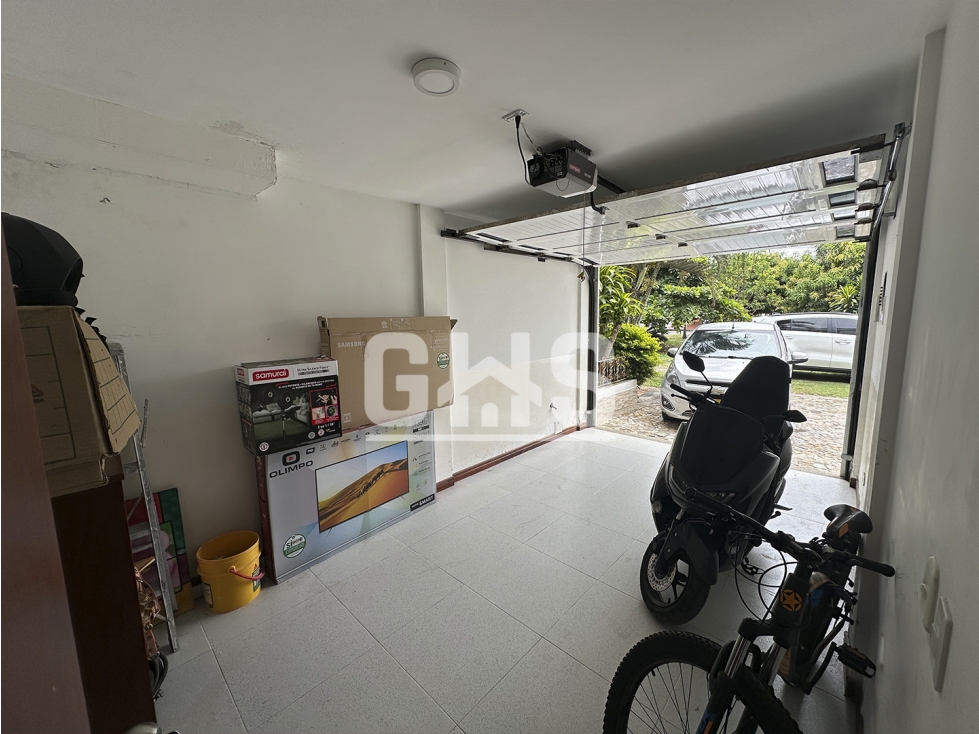 CASA ESQUINERA EN VENTA EN BARRIO ALAMOS CARTAGO - 4