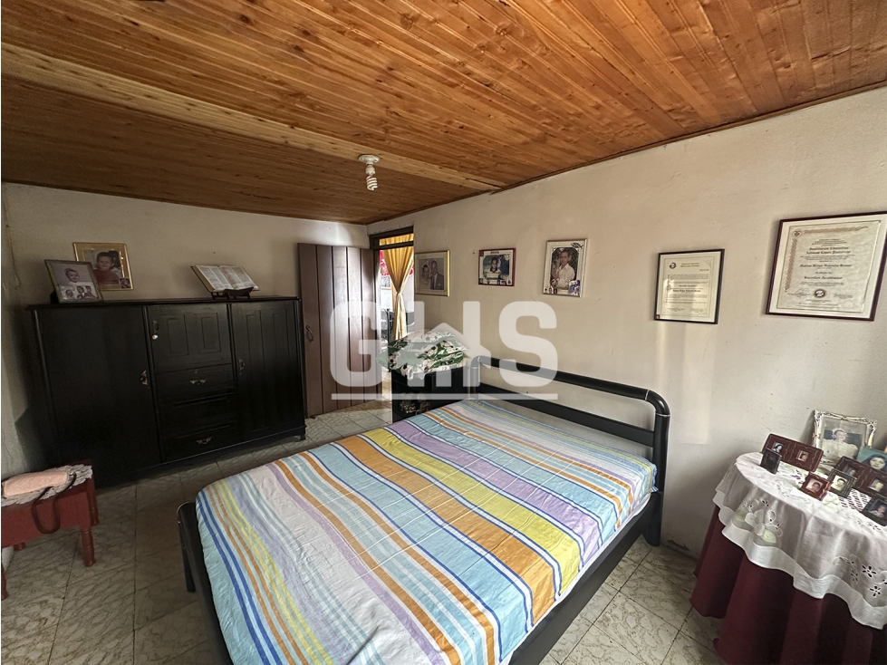 SE VENDE CASA EN BARRIO REPUBLICA DE FRANCIA CARTAGO — foto 2