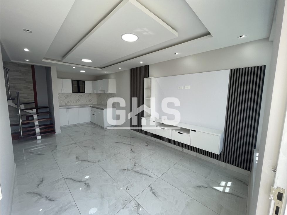 SE VENDE CASA EN BARRIO SANTA MONICA CARTAGO