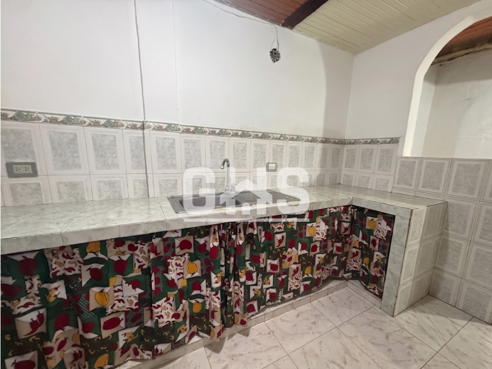 SE VENDE CASA EN EL BARRIO JOSE GABRIEL CALDERON CARTAGO — foto 2