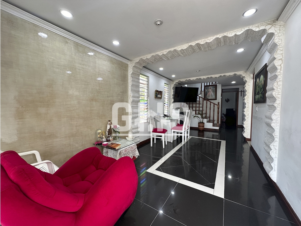 CASA ESQUINERA EN VENTA EN BARRIO ALAMOS CARTAGO - 2