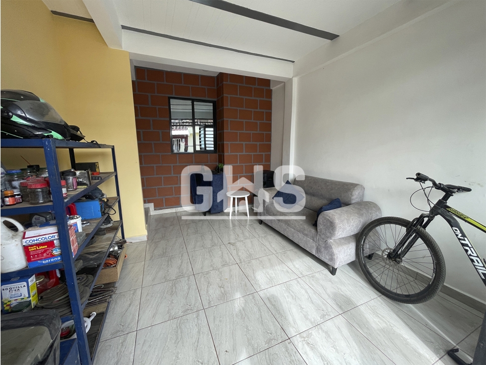 SE VENDE CASA DUPLEX EN BARRIO SAN CARLOS CARTAGO - 1