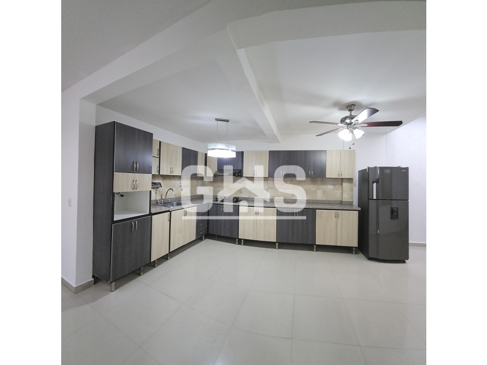 SE VENDE CASA CON LOCAL EN BARRIO SAN NICOLAS CARTAGO — foto 3