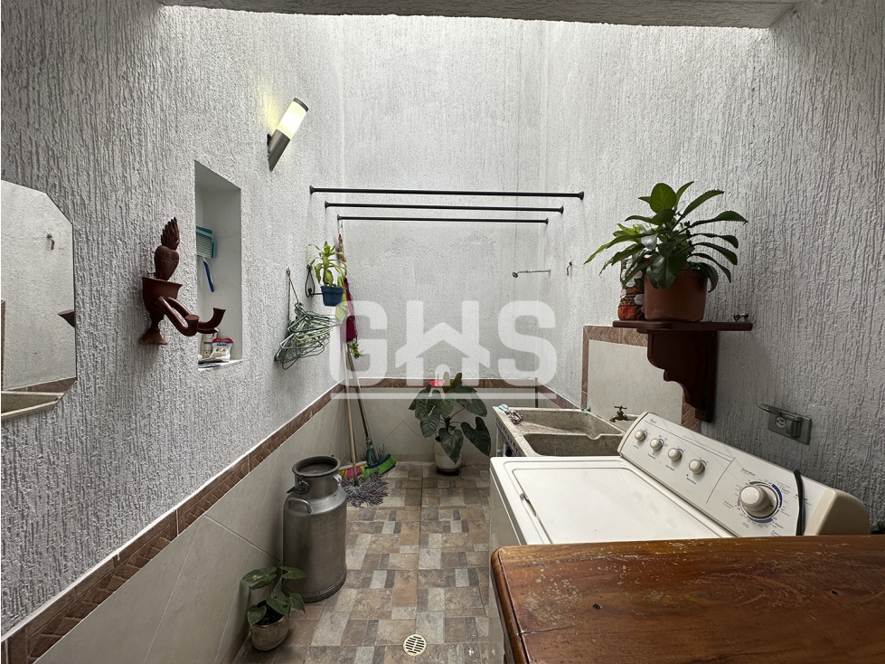 CASA ESQUINERA EN VENTA EN BARRIO ALAMOS CARTAGO - 5
