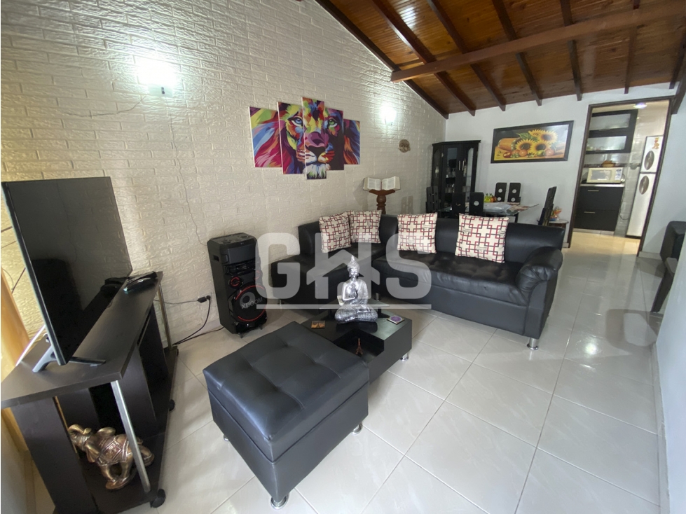 SE VENDE CASA EN BARRIO VILLA ELENA CARTAGO