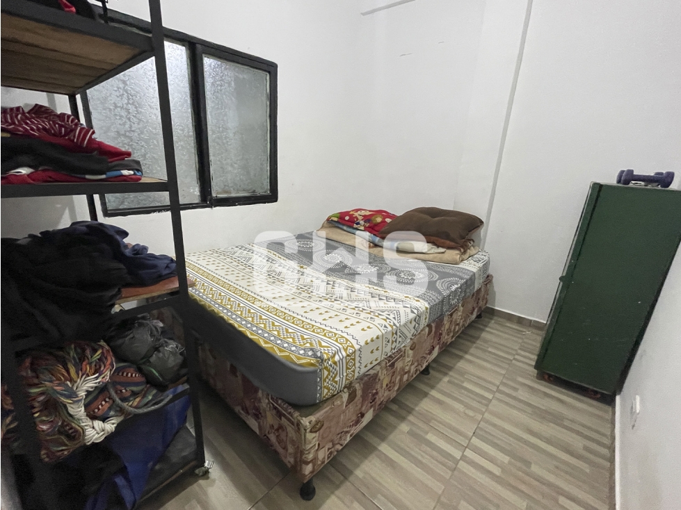 SE VENDE CASA DUPLEX EN BARRIO SAN CARLOS CARTAGO - 4