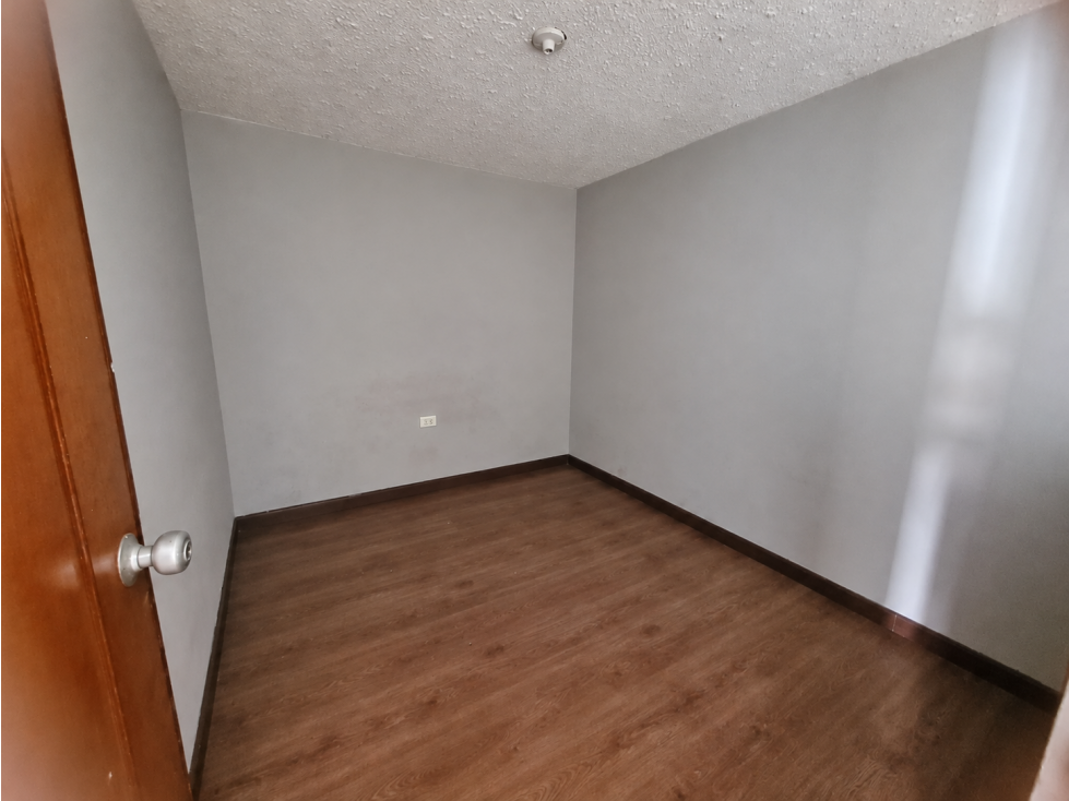APARTAMENTO PRIMER PISO FONTIBON BRR. SANTANDER — foto 5