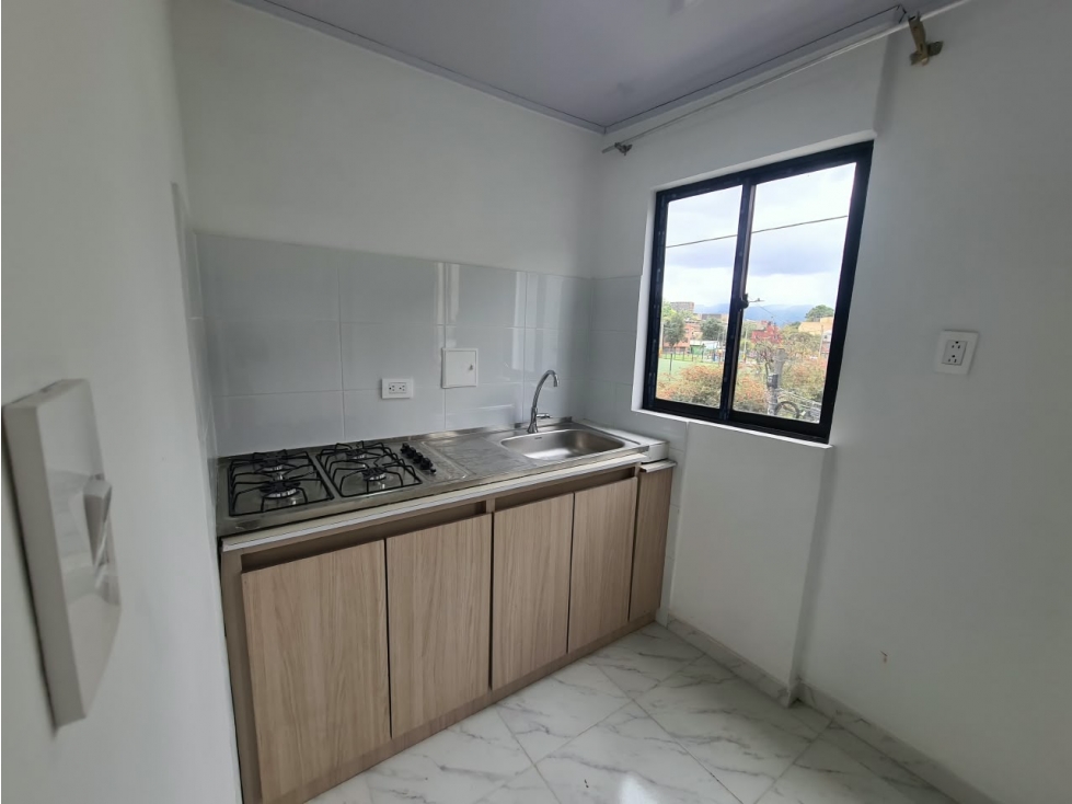 APARTAMENTO PISO 3 BRR. VILLEMAR - FONTIBÓN — foto 5