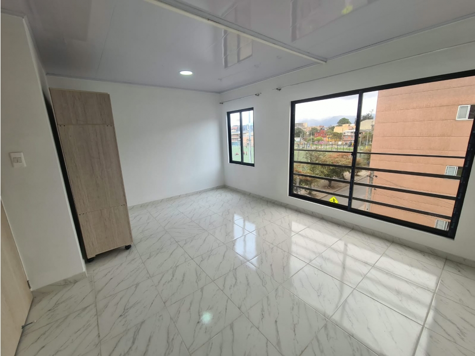 APARTAMENTO DUPLEX BRR. VILLEMAR - FONTIBÓN — foto 4