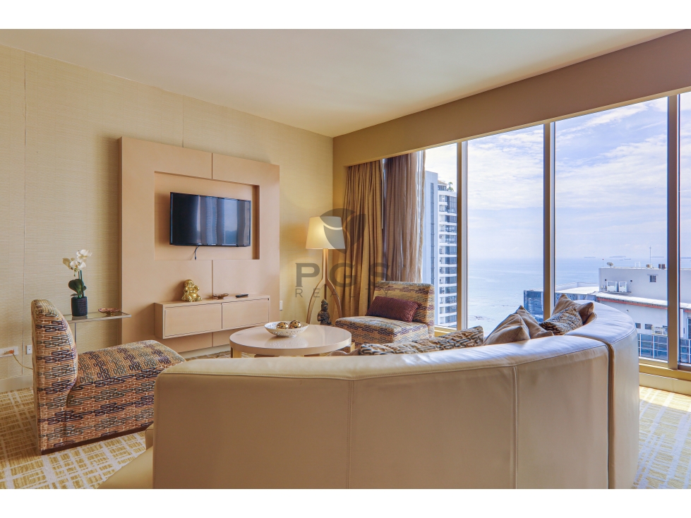 Waldorf Astoria, Calle Uruguay: Hermosa suite con vista al mar