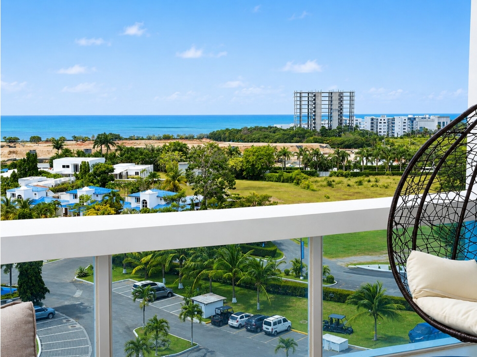 ¡Lujoso apartamento con vista al mar en Playa Blanca!
