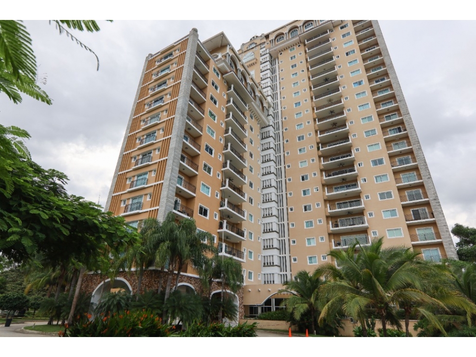 AMPLIO apartamento Piso Alto - PH El Alcazar De Coronado