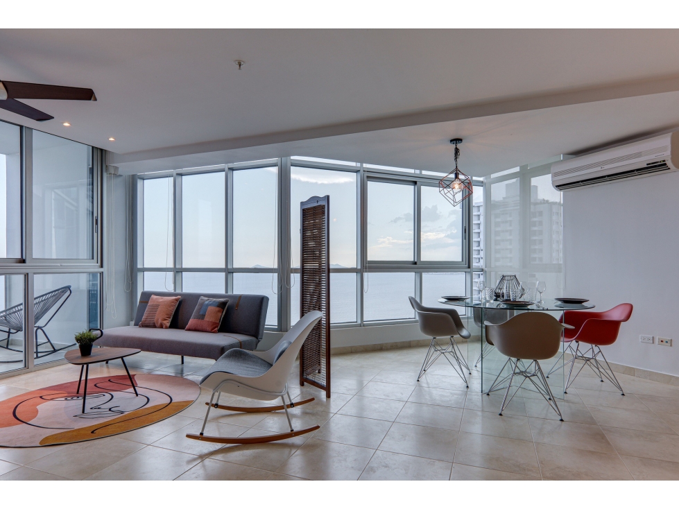 PH Riverside - Piso alto con vista al mar