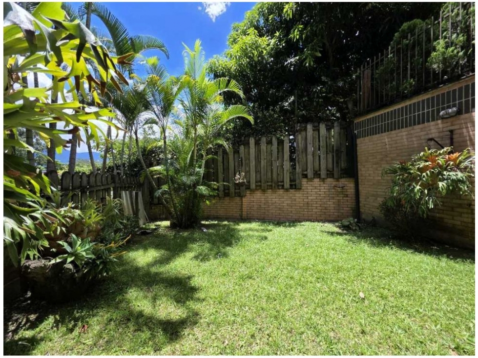 CASA EN LA LOMA DE BENEDICTINOS ENVIGADO — foto 3