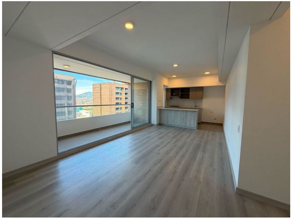 APARTAMENTO EN EL POBLADO SECTOR CIUDAD DEL RIO