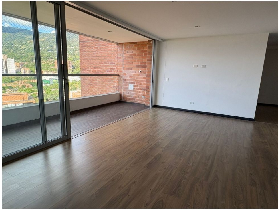 APARTAMENTO EN LA LOMA DE LAS BRUJAS ENVIGADO