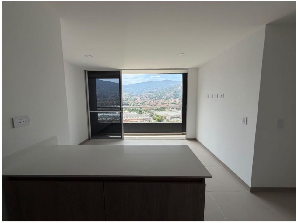 APARTAMENTO EN ITAGUI ZONA CENTRAL CERCA AL PARQUE