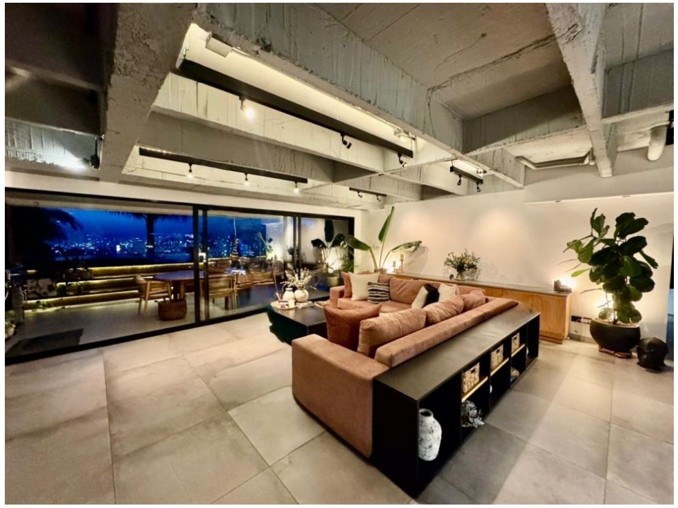APARTAMENTO EN ALTOS DEL POBLADO CON TERRAZA