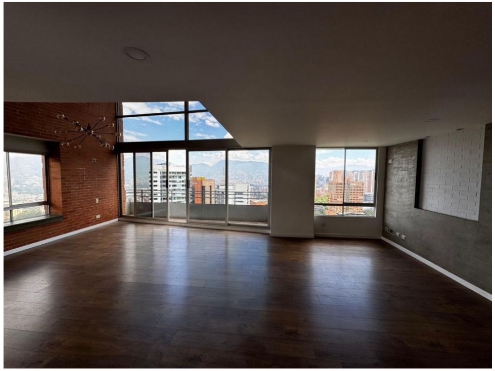 APARTAMENTO DÚPLEX EN EL POBLADO CERCA DEL TESORO