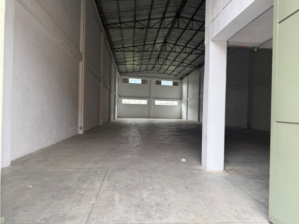 BODEGA PARA ARRIENDO EN LA VARIANTE A CALDAS - 2