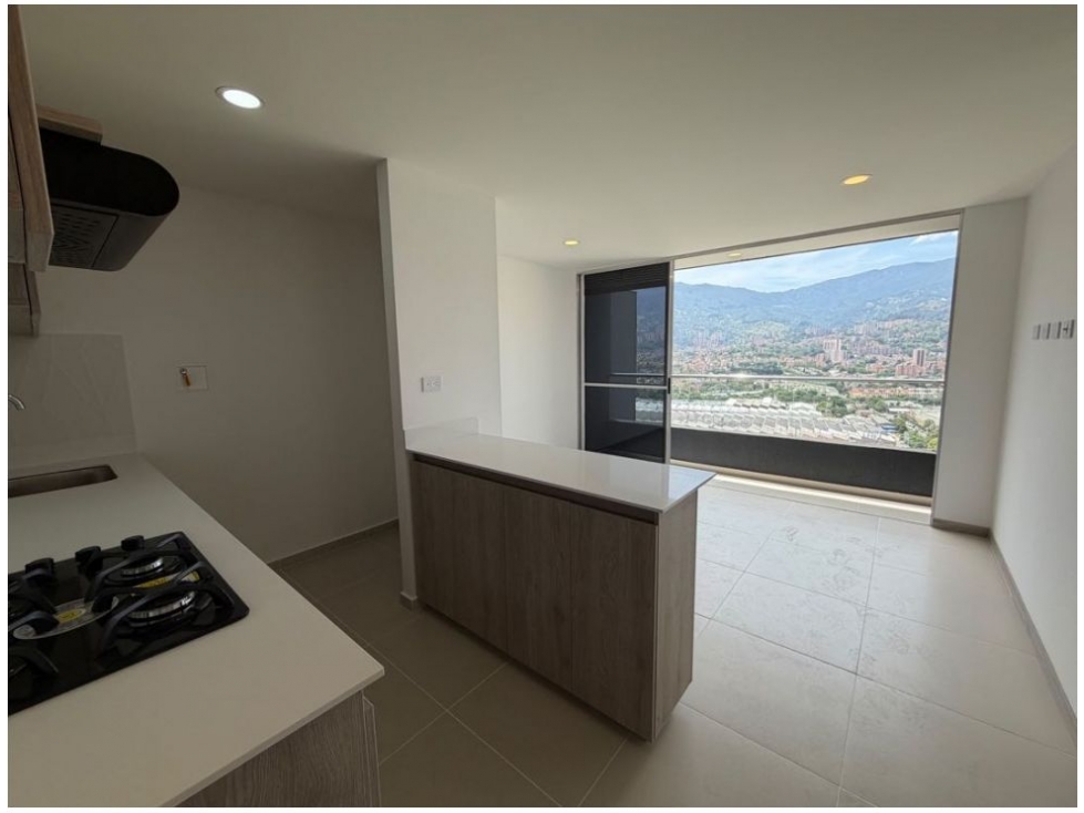 APARTAMENTO EN ITAGUI ZONA CENTRAL CERCA AL PARQUE — foto 2