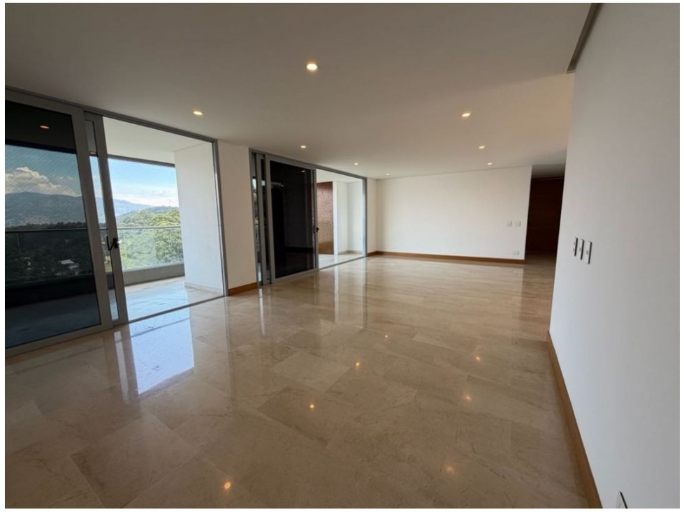 APARTAMENTO EN EL POBLADO SECTOR LOS BOSQUES COLA DEL ZORRO — foto 2