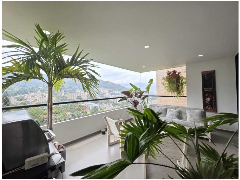 APARTAMENTO EN ENVIGADO SECTOR LOMA DE LAS BRUJAS — foto 2
