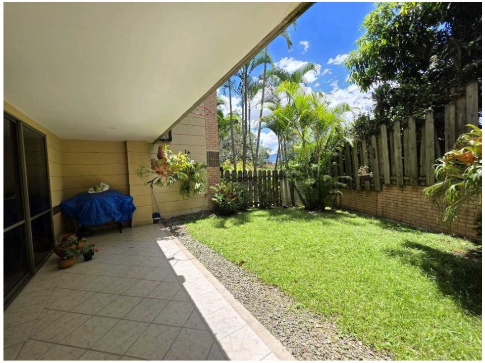 CASA EN LA LOMA DE BENEDICTINOS ENVIGADO — foto 2